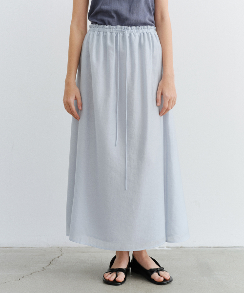 URAGO(ユラーゴ)の「Charlotte shirring long skirt(スカート・レディース・スカイブルー/チャコールグレー・FREE)」の6枚目の写真