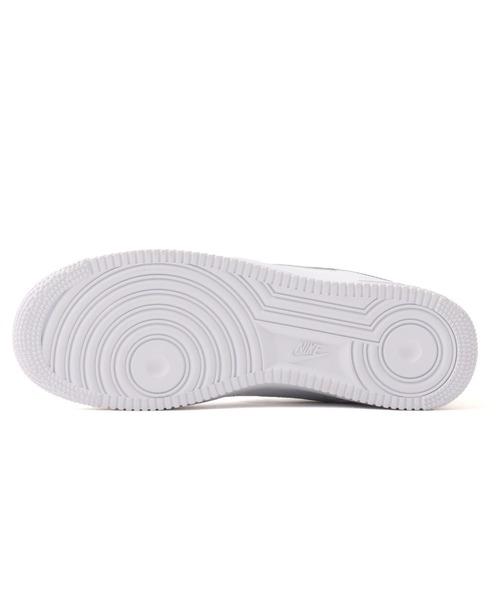 NIKE(ナイキ)の「NIKE AIR FORCE 1 '07 LV8 / ナイキ エア フォース 1 '07 LV8 【SP】(スニーカー・メンズ・ホワイト・27.5cm/27.0cm/26.5cm/26.0cm/25.5cm/30.0cm/29.0cm/28.5cm/28.0cm)」の6枚目の写真