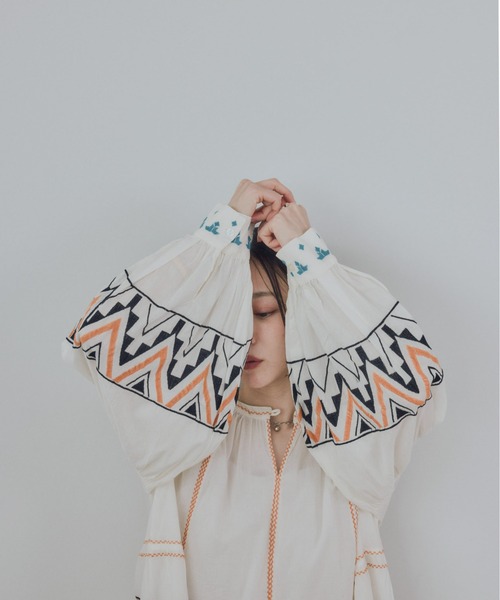 Pqran(クラン)の「カラー刺繍ブラウス(シャツ/ブラウス・レディース・ミント/ネイビー/オフホワイト・FREE)」の2枚目の写真