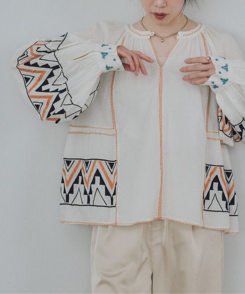 Pqran(クラン)の「カラー刺繍ブラウス(シャツ/ブラウス・レディース・ミント/ネイビー/オフホワイト・FREE)」の4枚目の写真
