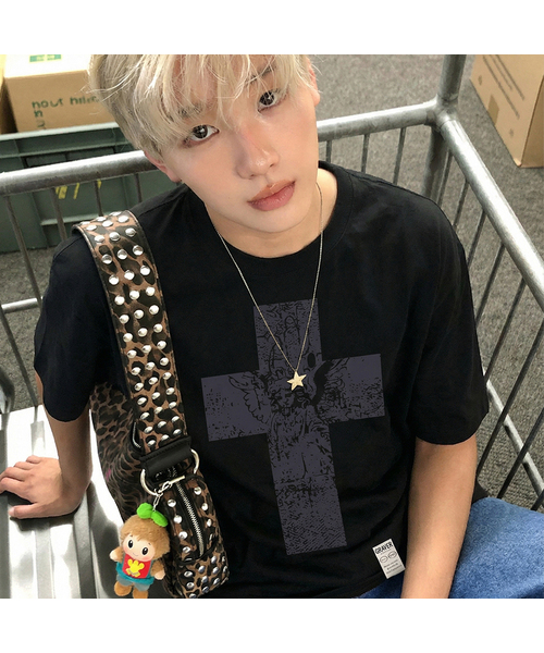 GRAVER（グレーバー）の「[ユニセックス]エンジェルクロス半袖Tシャツ_3カラー（Tシャツ/カットソー・レディース・チャコールグレー/ブラック/ホワイト・SMALL/MEDIUM/LARGE）」の2枚目の写真