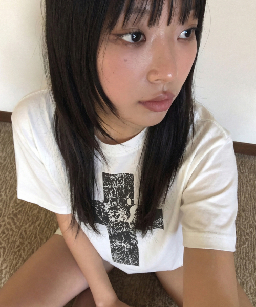 GRAVER（グレーバー）の「[ユニセックス]エンジェルクロス半袖Tシャツ_3カラー（Tシャツ/カットソー・レディース・チャコールグレー/ブラック/ホワイト・SMALL/MEDIUM/LARGE）」の6枚目の写真