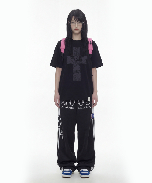 GRAVER（グレーバー）の「[ユニセックス]エンジェルクロス半袖Tシャツ_3カラー（Tシャツ/カットソー・レディース・チャコールグレー/ブラック/ホワイト・SMALL/MEDIUM/LARGE）」の9枚目の写真