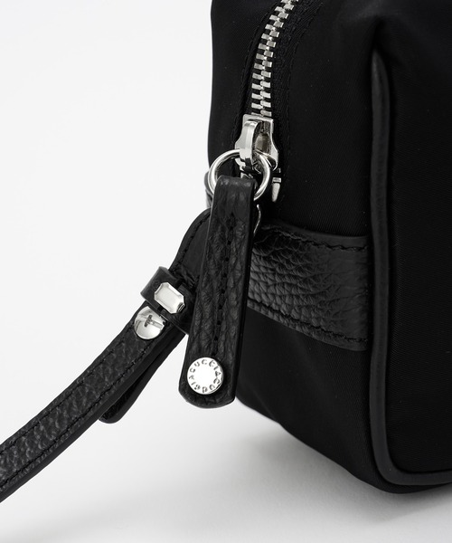 IACUCCI(イアクッチ)の「アーゴ ミニショルダー NYLON/CERVO(ショルダーバッグ・レディース・ブラック・FREE)」の11枚目の写真