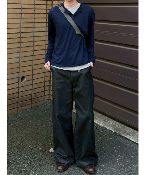 Chikashitsu +(チカシツプラス)の「【Chikashitsu +】double layered henley neck long sleeve / 【チカシツプラス】ダブルレイヤードヘンリーネック長袖Tシャツ<着用動画あり>(Tシャツ/カットソー・メンズ・ブラック/カーキ/ネイビー・ONE SIZE)」の15枚目の写真