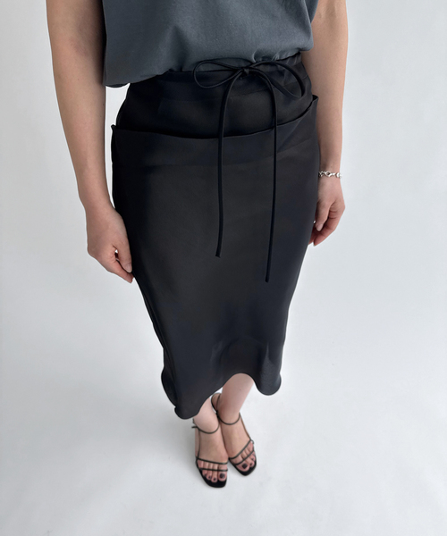 EDIT. FOR LULU（エディットフォールル）の「【GIA STUDIOS/ジア ストゥディオス】LANKY SILK SKIRT（スカート・レディース・ブラック・36/34）」の2枚目の写真