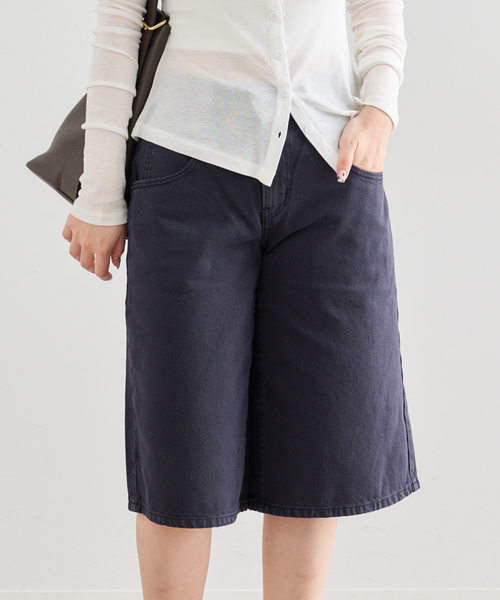 U by SPICK&SPAN(ユーバイスピックアンドスパン)の「LEVI'S/リーバイス SUPER BAGGY JORT(その他パンツ・レディース・ブルー/ブラック系その他・25/26/27)」の1枚目の写真