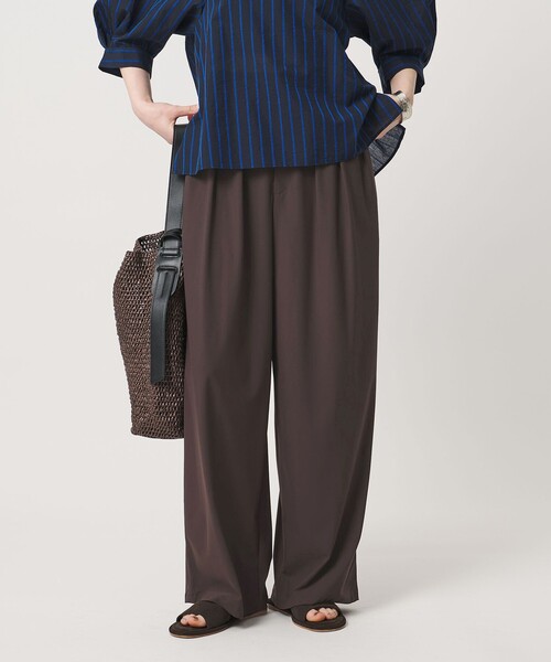 UNITED ARROWS(ユナイテッドアローズ)の「ジャージー タック ワイドパンツ ‐ウォッシャブル‐(スラックス・レディース・ターコイズブルー系/ブラック/ダークブラウン/ネイビー・38/36)」の11枚目の写真