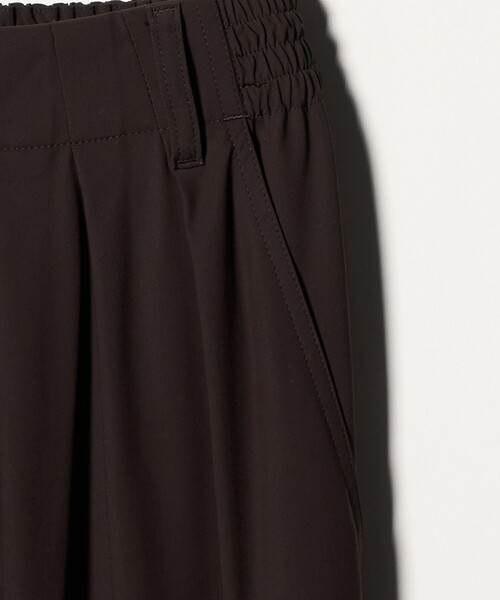 UNITED ARROWS(ユナイテッドアローズ)の「ジャージー タック ワイドパンツ ‐ウォッシャブル‐(スラックス・レディース・ターコイズブルー系/ブラック/ダークブラウン/ネイビー・38/36)」の22枚目の写真