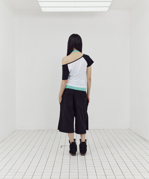 SETUP-EXE(セットアップイーエックスイー)の「DOUBLE LAYERED BERMUDA PANTS / BLACK(その他パンツ・レディース・その他・OS)」の4枚目の写真
