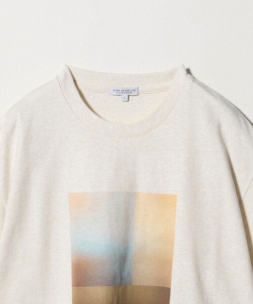 A DAY IN THE LIFE UNITED ARROWS(アデイインザライフユナイテッドアローズ)の「グラデーションアート プリント リラックスカットソー<A DAY IN THE LIFE>(Tシャツ/カットソー・メンズ・ナチュラル/ホワイト・L/M)」の4枚目の写真