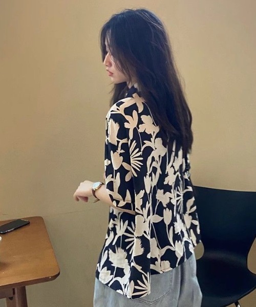 AVYL（アヴィル）の「レトロボタニカル オーバーサイズ半袖オープンカラーシャツ（シャツ/ブラウス・レディース・ブラック・M）」の6枚目の写真