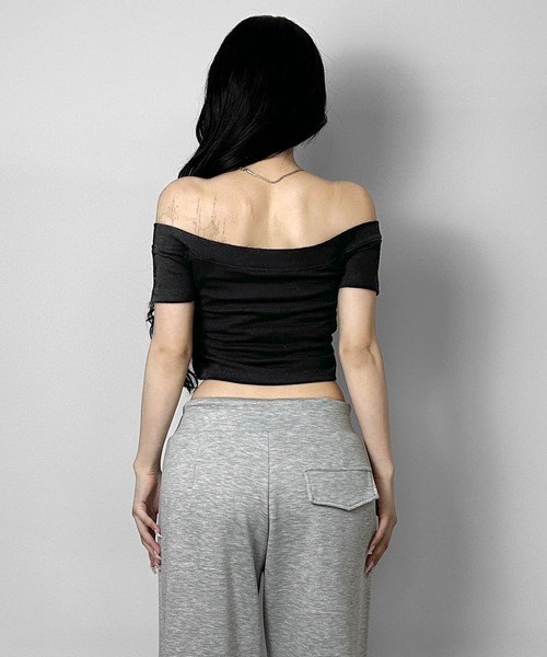 FOLLOWIN（フォロウィン）の「【3COLOR/カップ付き】フェイクポケットオフショルダートップス（Tシャツ/カットソー・レディース・ホワイト/ブラック/グレー・FREE）」の18枚目の写真