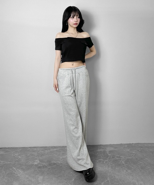FOLLOWIN（フォロウィン）の「【3COLOR/カップ付き】フェイクポケットオフショルダートップス（Tシャツ/カットソー・レディース・ホワイト/ブラック/グレー・FREE）」の21枚目の写真