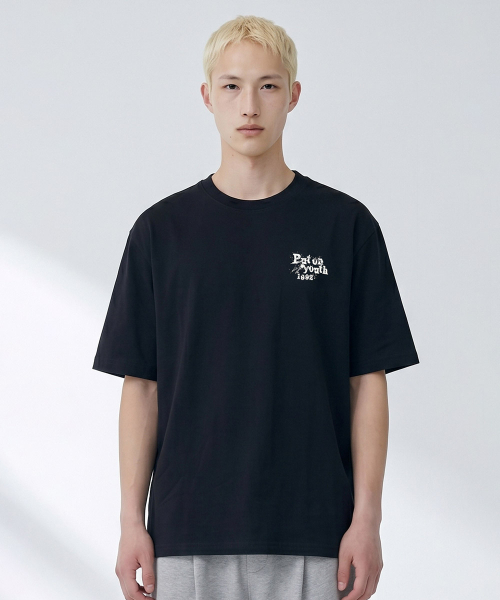 CHASECULT(チェイスカルト)の「共用スプレーグラフィック半袖Tシャツ-FCRU5828E03(Tシャツ/カットソー・メンズ・ブラック・95/100/105/90)」の4枚目の写真