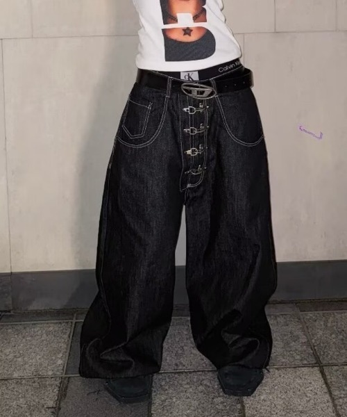 おしゃれスタ(オシャレスタ)の「バックルデザインワイドデニムパンツ(デニムパンツ・レディース・ブラック・S/M/L/XL)」の7枚目の写真