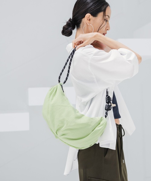 HEREIAM（ヘレイアム）の「【HEREIAM】ユニセックス＆軽量/スポーティーZIP BAG（ショルダーバッグ・レディース・ブラック/ライム/ダークブラウン・FREE）」の3枚目の写真