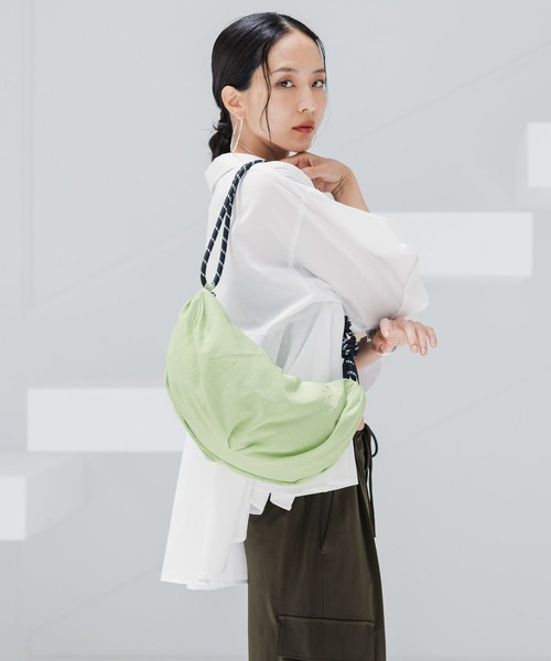 HEREIAM（ヘレイアム）の「【HEREIAM】ユニセックス＆軽量/スポーティーZIP BAG（ショルダーバッグ・レディース・ブラック/ライム/ダークブラウン・FREE）」の10枚目の写真