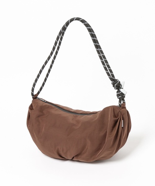 HEREIAM（ヘレイアム）の「【HEREIAM】ユニセックス＆軽量/スポーティーZIP BAG（ショルダーバッグ・レディース・ブラック/ライム/ダークブラウン・FREE）」の12枚目の写真