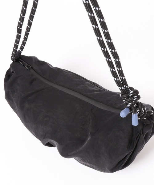 HEREIAM（ヘレイアム）の「【HEREIAM】ユニセックス＆軽量/スポーティーZIP BAG（ショルダーバッグ・レディース・ブラック/ライム/ダークブラウン・FREE）」の21枚目の写真