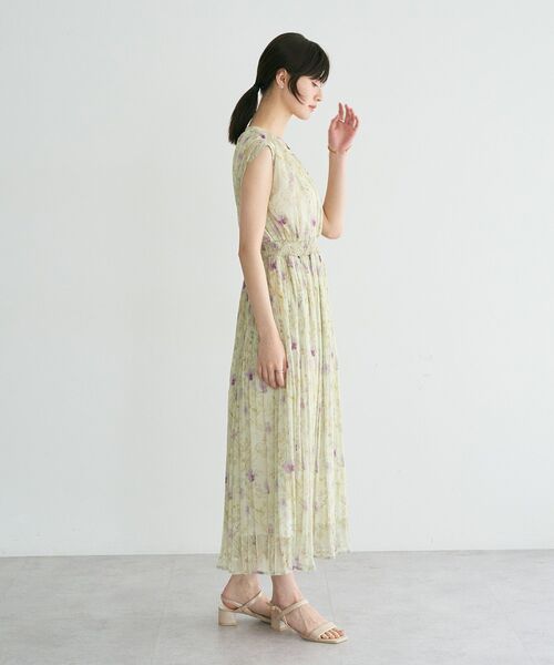 YECCA VECCA(イェッカヴェッカ)の「シアー花柄プリーツワンピース(ワンピース・レディース・ライトグリーン/ブラック・FREE)」の13枚目の写真