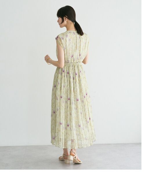 YECCA VECCA(イェッカヴェッカ)の「シアー花柄プリーツワンピース(ワンピース・レディース・ライトグリーン/ブラック・FREE)」の14枚目の写真