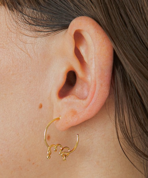 LAPUIS(ラピュイ)の「LAPUIS(ラピュイ)Oui pierced earrings(ピアス(両耳用)・レディース・ゴールド/マルチ・FREE)」の17枚目の写真