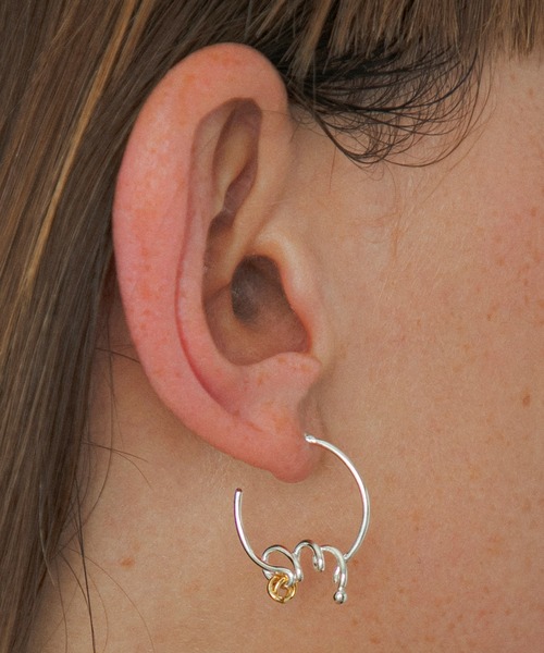 LAPUIS(ラピュイ)の「LAPUIS(ラピュイ)Oui pierced earrings(ピアス(両耳用)・レディース・ゴールド/マルチ・FREE)」の16枚目の写真