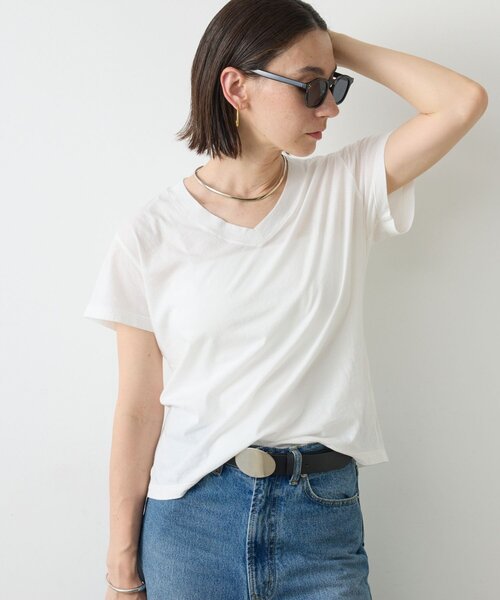 GALLARDAGALANTE(ガリャルダガランテ)の「VネックTシャツ(Tシャツ/カットソー・レディース・ホワイト/チャコールグレー/ベージュ・FREE)」の4枚目の写真