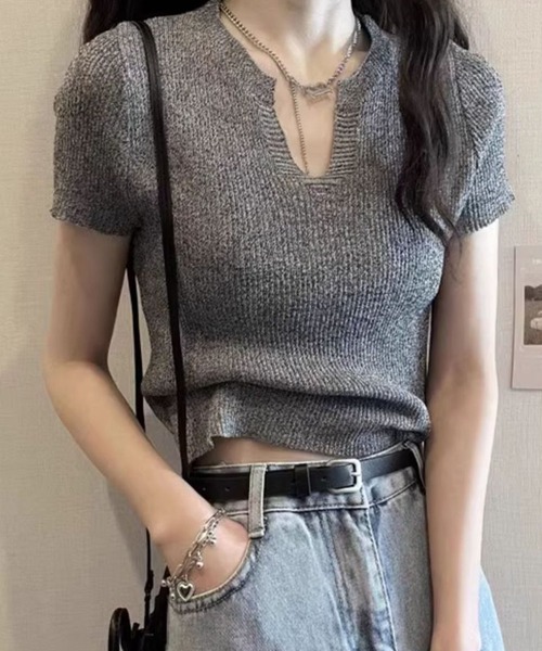 GLAMOROUS JANE(グラマラスジェーン)の「キーネック半袖ニットトップス(ニット/セーター・レディース・ブラック/ホワイト/グレー・FREE)」の5枚目の写真