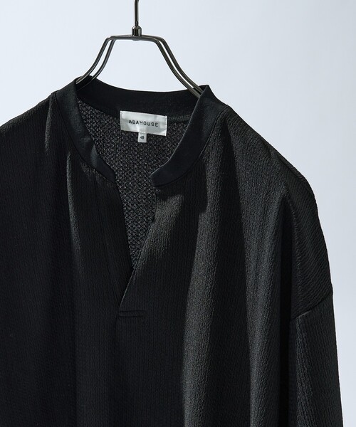ABAHOUSE(アバハウス)の「CREPE JERSEY ヘンリーネック スキッパーTシャツ(Tシャツ/カットソー・メンズ・ブラック/ブラウン/グレー/グレイッシュベージュ・46/48)」の2枚目の写真