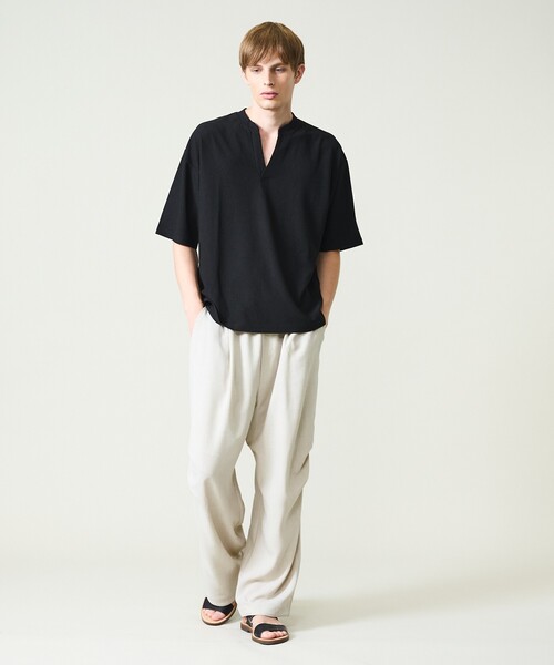 ABAHOUSE(アバハウス)の「CREPE JERSEY ヘンリーネック スキッパーTシャツ(Tシャツ/カットソー・メンズ・ブラック/ブラウン/グレー/グレイッシュベージュ・46/48)」の5枚目の写真