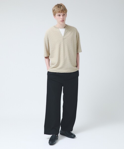ABAHOUSE(アバハウス)の「CREPE JERSEY ヘンリーネック スキッパーTシャツ(Tシャツ/カットソー・メンズ・ブラック/ブラウン/グレー/グレイッシュベージュ・46/48)」の6枚目の写真