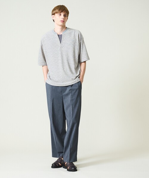 ABAHOUSE(アバハウス)の「CREPE JERSEY ヘンリーネック スキッパーTシャツ(Tシャツ/カットソー・メンズ・ブラック/ブラウン/グレー/グレイッシュベージュ・46/48)」の8枚目の写真
