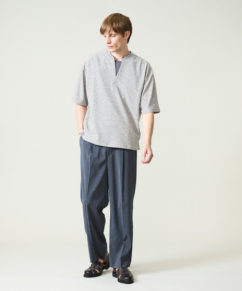 ABAHOUSE(アバハウス)の「CREPE JERSEY ヘンリーネック スキッパーTシャツ(Tシャツ/カットソー・メンズ・ブラック/ブラウン/グレー/グレイッシュベージュ・46/48)」の17枚目の写真