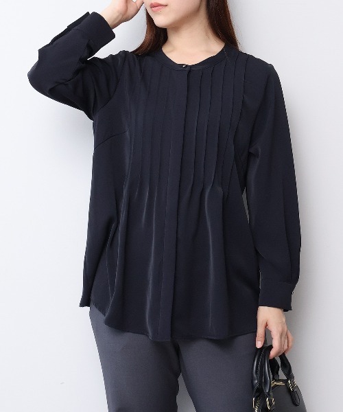 fleur by mint breeze(フルールバイミントブリーズ)の「【L~5L 大きいサイズ】バンドカラーフロントタックシャツ(シャツ/ブラウス・レディース・ライトグレー/ブルー/ネイビー・LL/4L/3L/5L)」の1枚目の写真