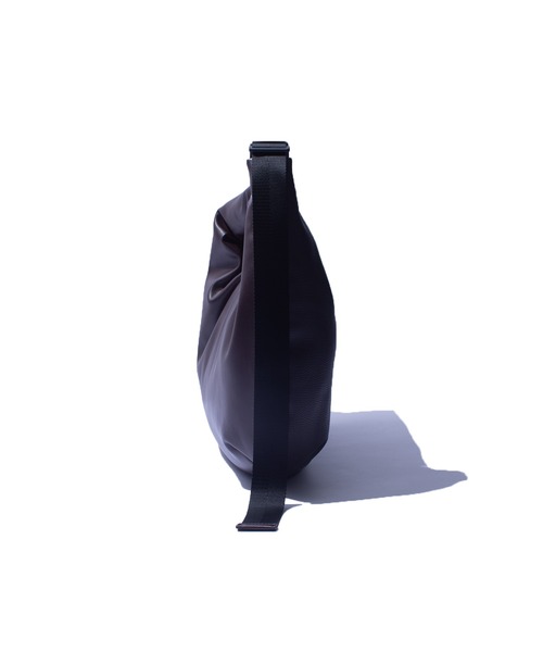 F/CE. (エフシーイー)の「F/CE. TECH LEATHER BIG SHOULDER TOTE / エフシーイー テックレザー ビッグ ショルダー トート(ショルダーバッグ・レディース・ブラウン/ブラック・FREE)」の7枚目の写真