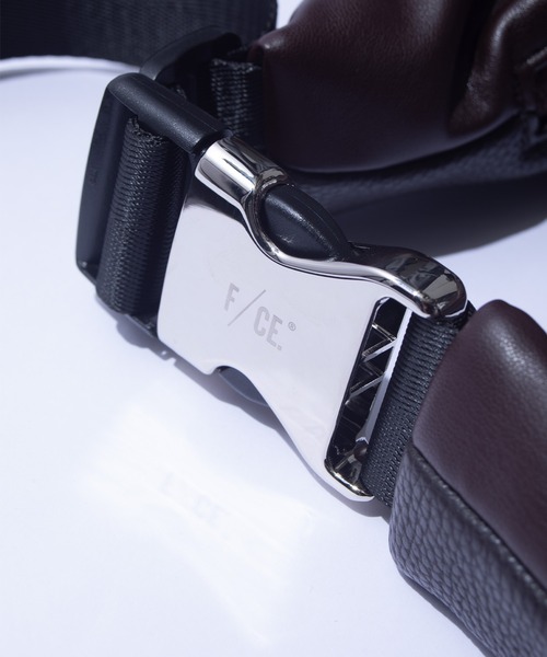F/CE. (エフシーイー)の「F/CE. TECH LEATHER BIG SHOULDER TOTE / エフシーイー テックレザー ビッグ ショルダー トート(ショルダーバッグ・レディース・ブラウン/ブラック・FREE)」の11枚目の写真