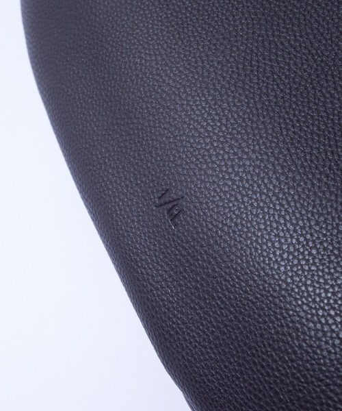 F/CE. (エフシーイー)の「F/CE. TECH LEATHER BIG SHOULDER TOTE / エフシーイー テックレザー ビッグ ショルダー トート(ショルダーバッグ・レディース・ブラウン/ブラック・FREE)」の13枚目の写真