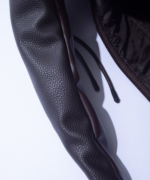F/CE. (エフシーイー)の「F/CE. TECH LEATHER BIG SHOULDER TOTE / エフシーイー テックレザー ビッグ ショルダー トート(ショルダーバッグ・レディース・ブラウン/ブラック・FREE)」の14枚目の写真