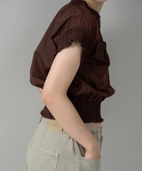 lawgy(ラウジー)の「shirring pocket point vest blouse / シャーリングポケットポイントベストブラウス(シャツ/ブラウス・レディース・アイボリー系/ホワイト/ブラウン系・FREE)」の14枚目の写真
