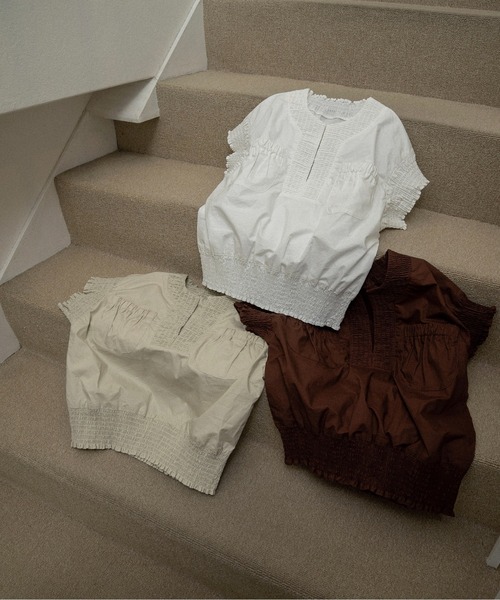 lawgy(ラウジー)の「shirring pocket point vest blouse / シャーリングポケットポイントベストブラウス(シャツ/ブラウス・レディース・アイボリー系/ホワイト/ブラウン系・FREE)」の18枚目の写真