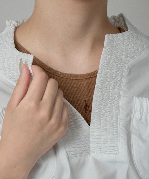 lawgy(ラウジー)の「shirring pocket point vest blouse / シャーリングポケットポイントベストブラウス(シャツ/ブラウス・レディース・アイボリー系/ホワイト/ブラウン系・FREE)」の7枚目の写真