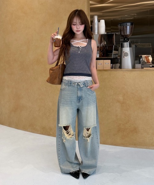 RAY CASSIN（レイカズン）の「【S・Mサイズ展開 】ダメージ折り返しワイドデニムパンツ（デニムパンツ・レディース・スカイブルー/ブルー系その他2/ベージュ・S/M）」の5枚目の写真