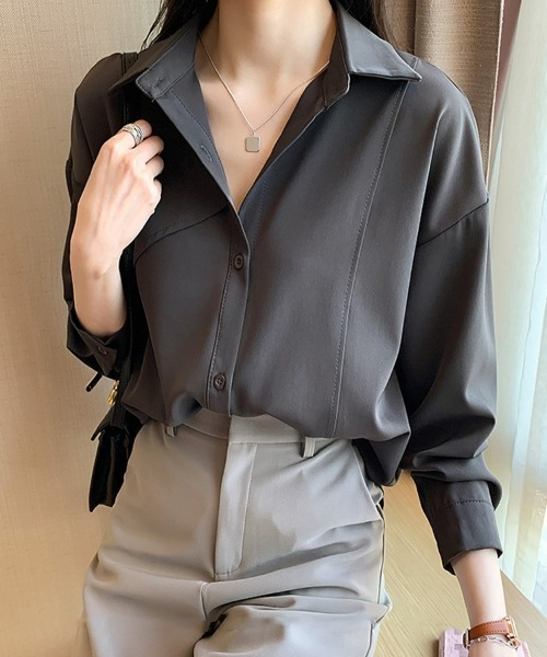 SEU（エスイーユー）の「【きちんとしたい日に、迷わず選べる】 ゆるシルエット 長袖シャツブラウス ゆったり 【オフィスカジュアル】【きれいめカジュアル】 レディース韓国風 春服 秋服 冬服（シャツ/ブラウス・レディース・ホワイト/チャコール/ベージュ・フリー）」の2枚目の写真