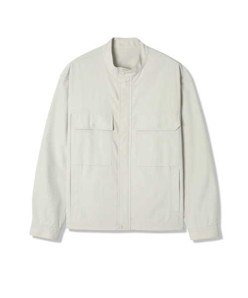 ADHOC(アドホック)の「メンズハイネック軽量アウトポケットジャンパー(LT-BEIGE)(HB4UJ30)(ナイロンジャケット・メンズ・その他・100/95/105)」の1枚目の写真