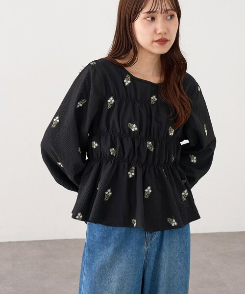 DISCOAT(ディスコート)の「花柄刺繍シャーリングブラウス(シャツ/ブラウス・レディース・ブラウン/アイボリー/ブラック・FREE)」の8枚目の写真