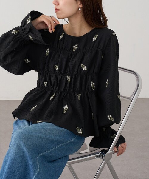 DISCOAT(ディスコート)の「花柄刺繍シャーリングブラウス(シャツ/ブラウス・レディース・ブラウン/アイボリー/ブラック・FREE)」の11枚目の写真