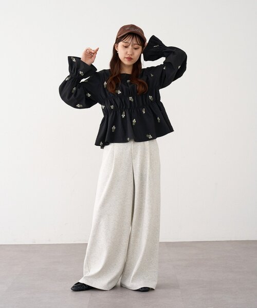 DISCOAT(ディスコート)の「花柄刺繍シャーリングブラウス(シャツ/ブラウス・レディース・ブラウン/アイボリー/ブラック・FREE)」の12枚目の写真