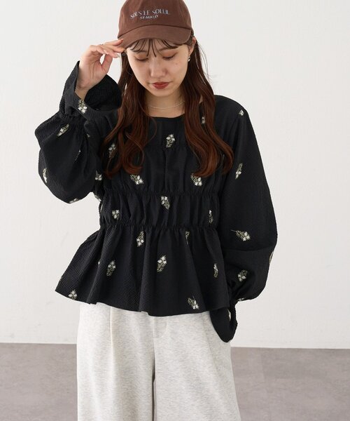 DISCOAT(ディスコート)の「花柄刺繍シャーリングブラウス(シャツ/ブラウス・レディース・ブラウン/アイボリー/ブラック・FREE)」の13枚目の写真